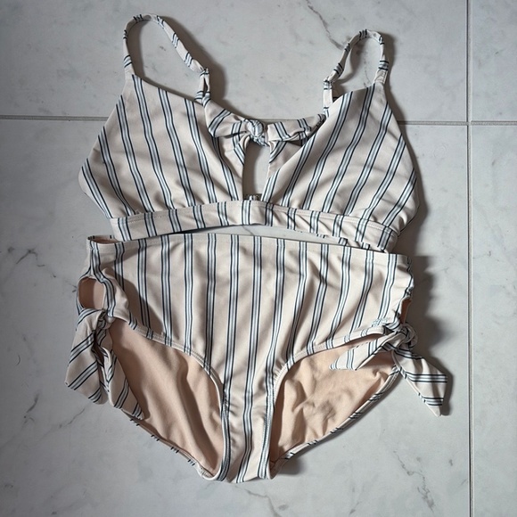 Albion Fit Bikini Top M Bottom Small - Picture 2 of 2